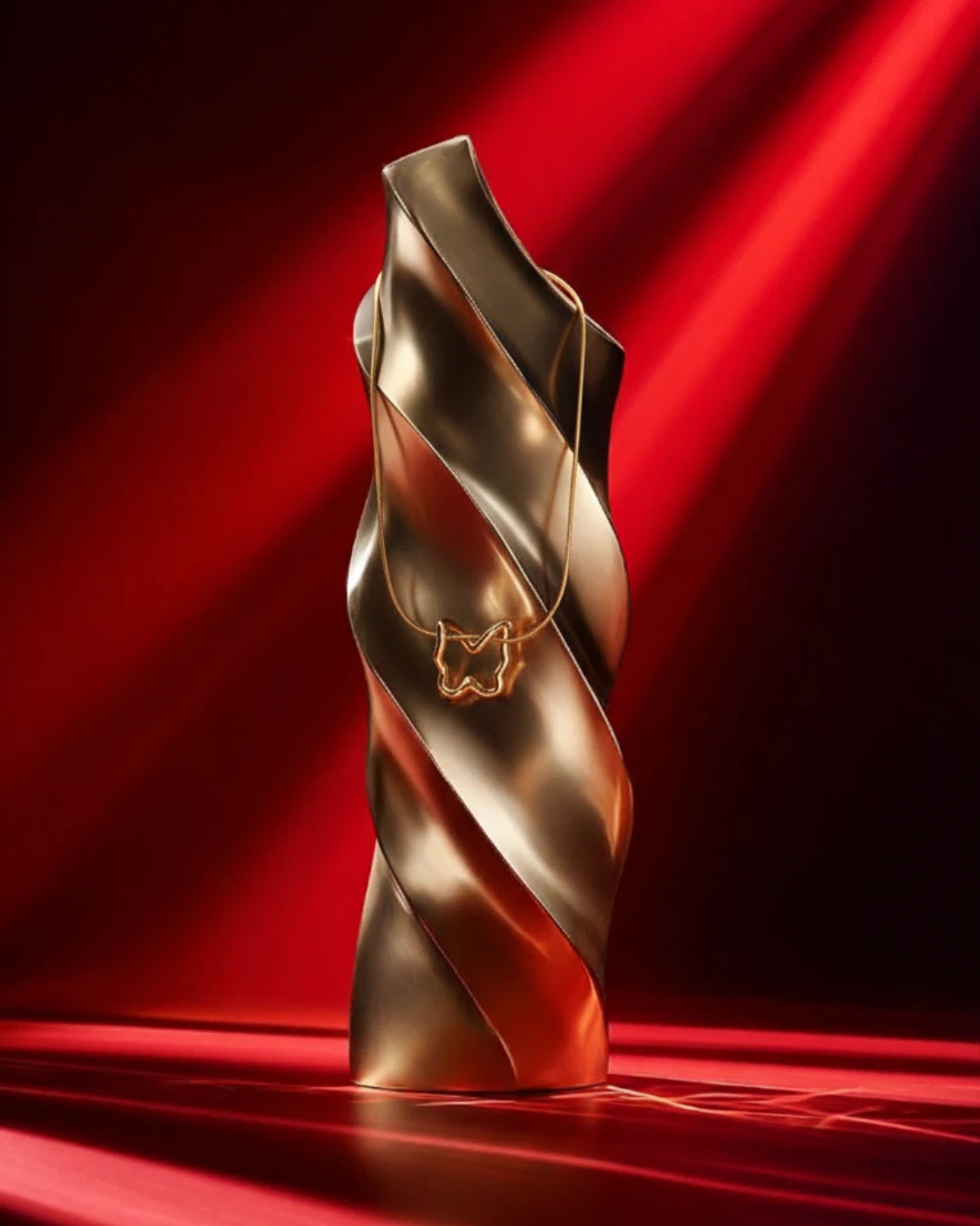 Minimal Clover Pendant Necklace