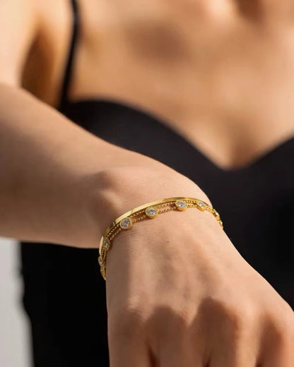 Luna Bezel Chain Bracelet