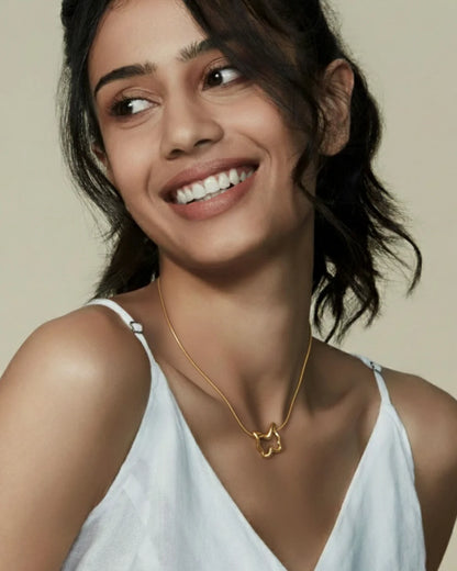 Minimal Clover Pendant Necklace