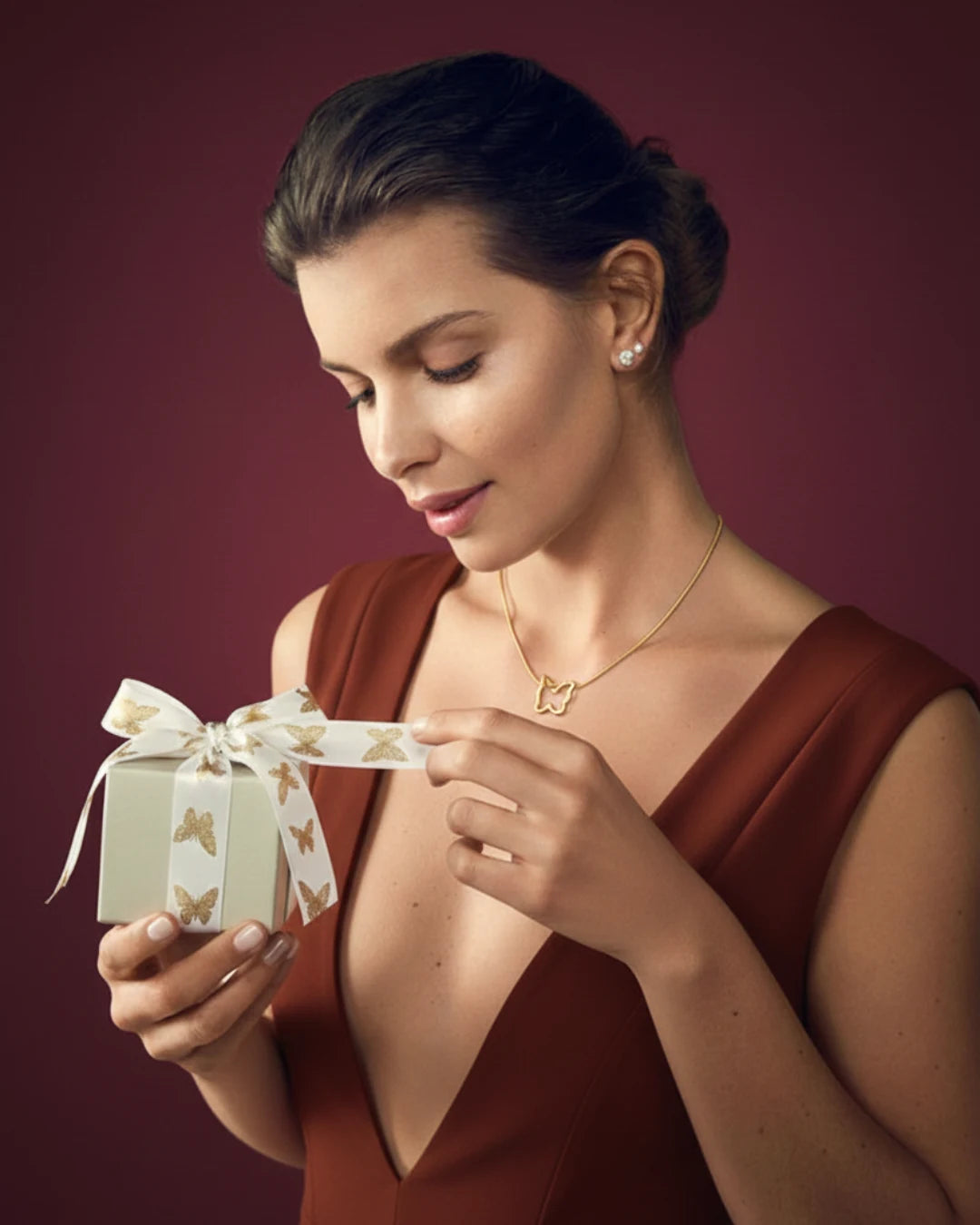 Minimal Clover Pendant Necklace