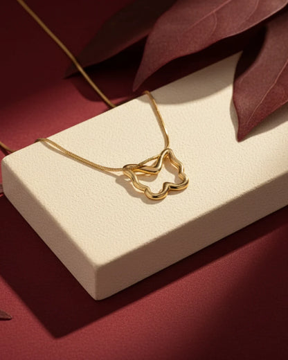 Minimal Clover Pendant Necklace