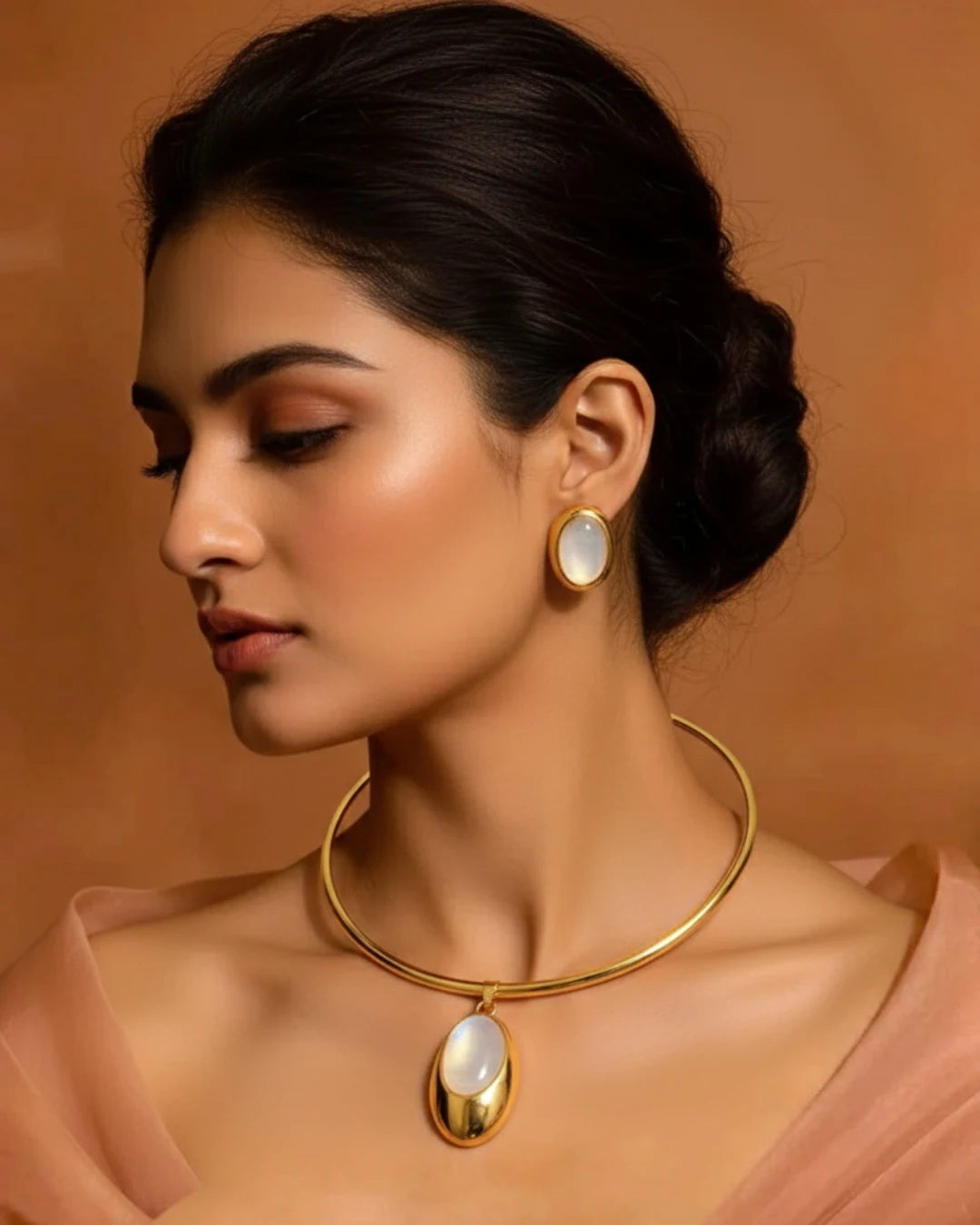 Ivory Gleam Necklace Set