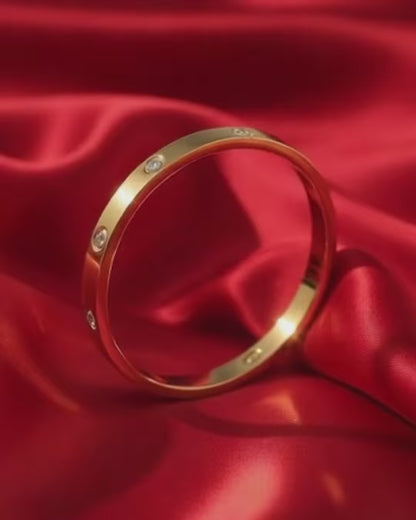 Minimal Screw Detail Bangle